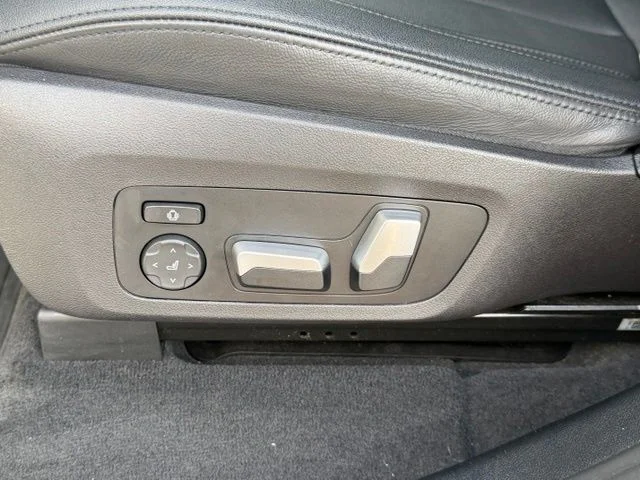 Used 2021 Silver BMW xDrive30i image 23
