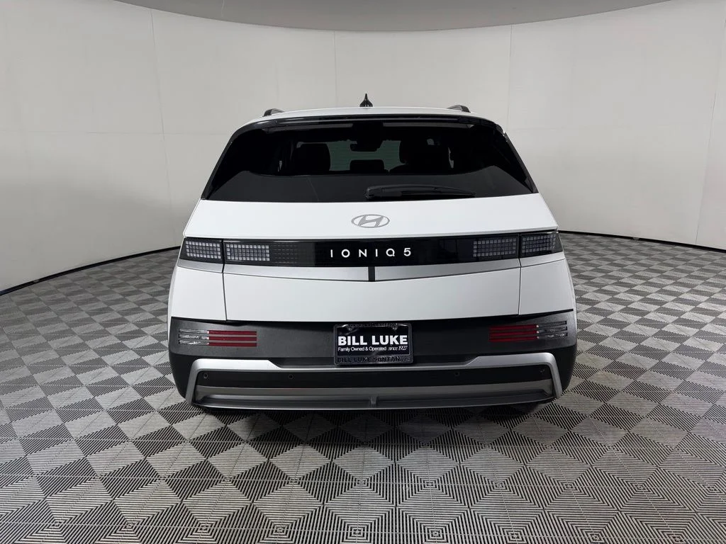 Used 2025 White Hyundai SEL image 6