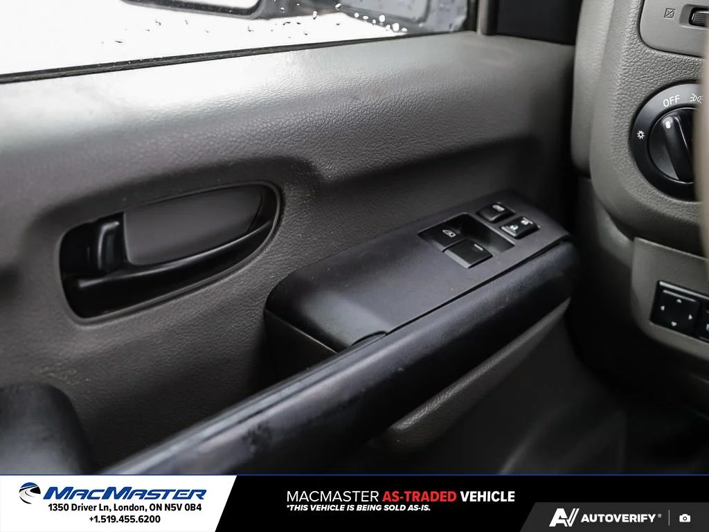 Used 2017  Nissan  image 20