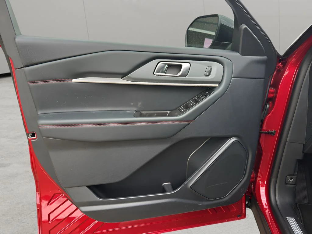 New 2026 Rapid Red Metallic Tinted Clearcoat Ford ST-Line image 10