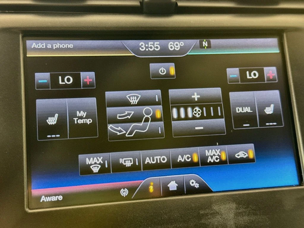 Used 2016 White Ford SE image 17