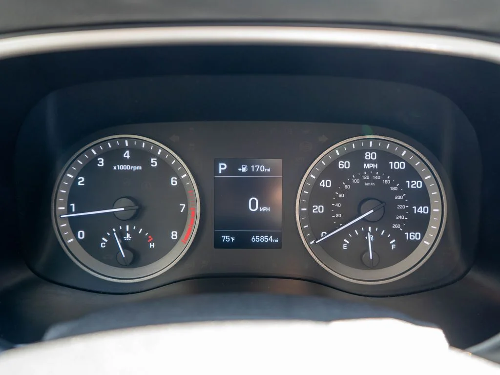 Used 2020 Black Hyundai SE image 20