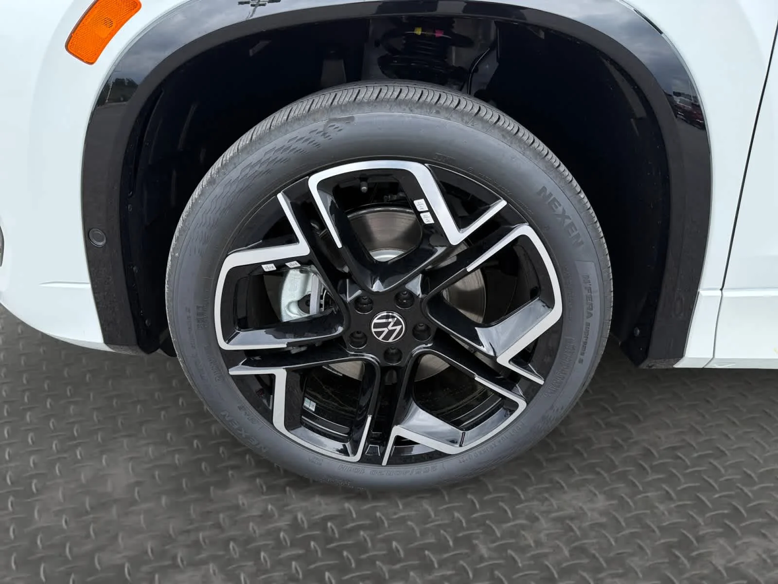 New 2026 Opal White Pearl Volkswagen SEL R-Line Turbo image 9