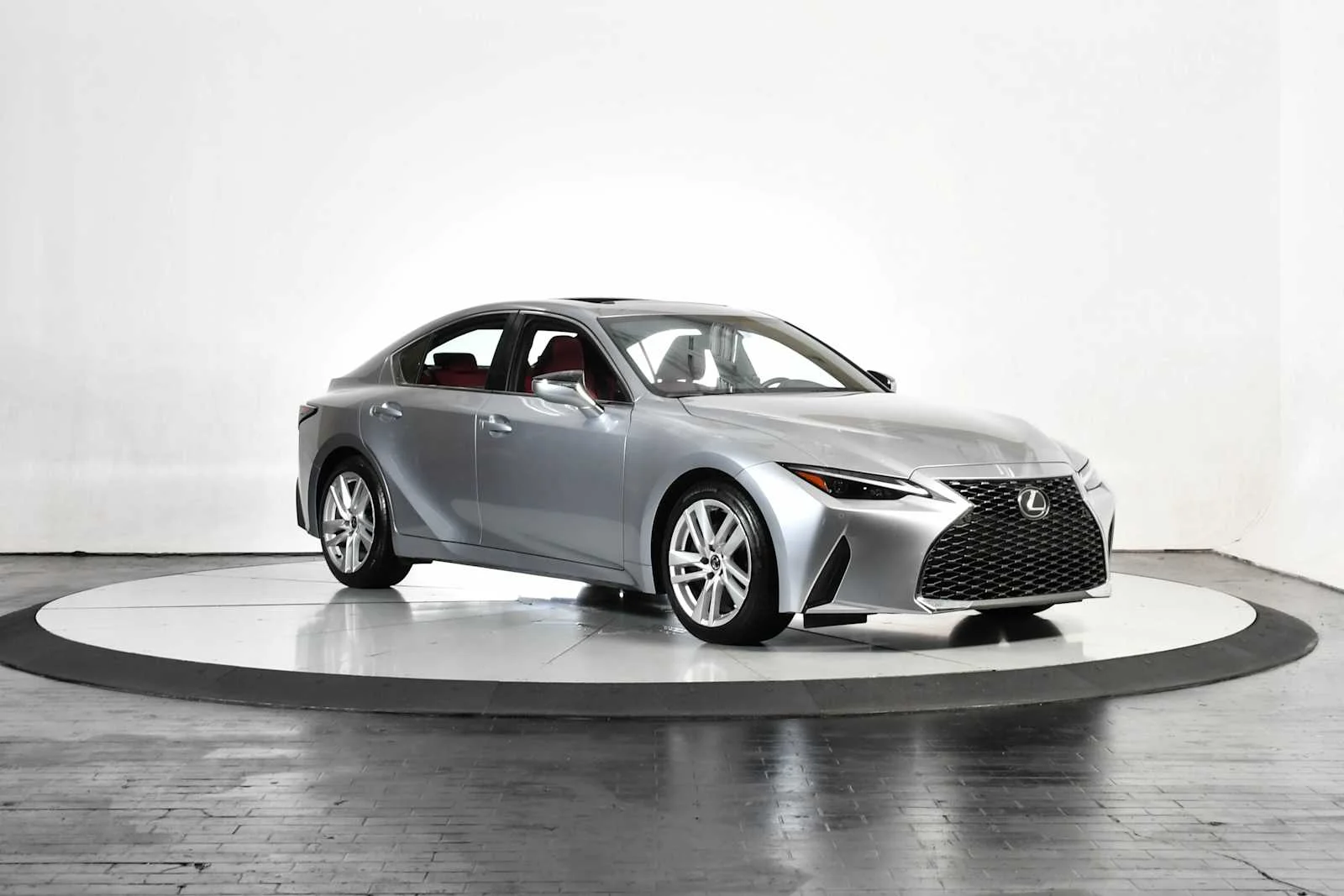 Certified Used 2023 IRIDIUM Lexus  image 9