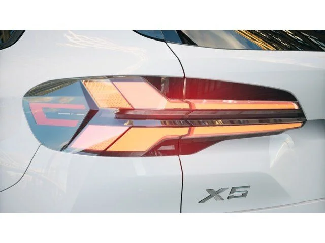 Used 2026 Alpine White BMW xDrive50e image 8