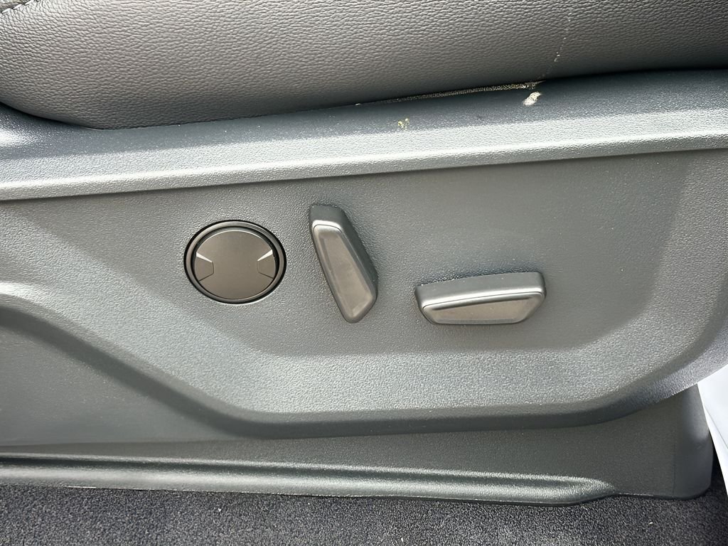 New 2025 Space White Metallic Ford Lariat® image 35