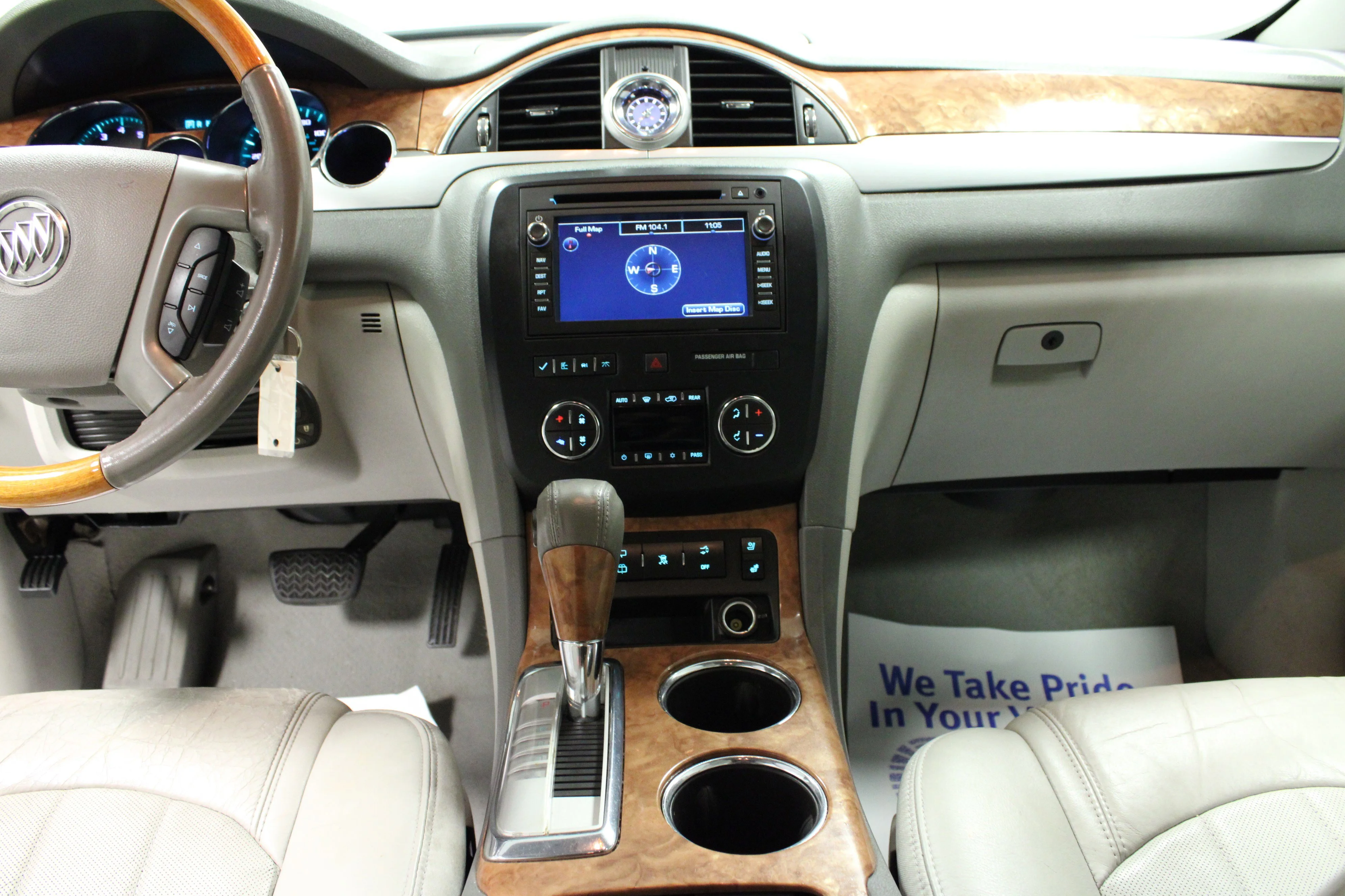 Used 2011 White Diamond Clearcoat Buick CXL image 19