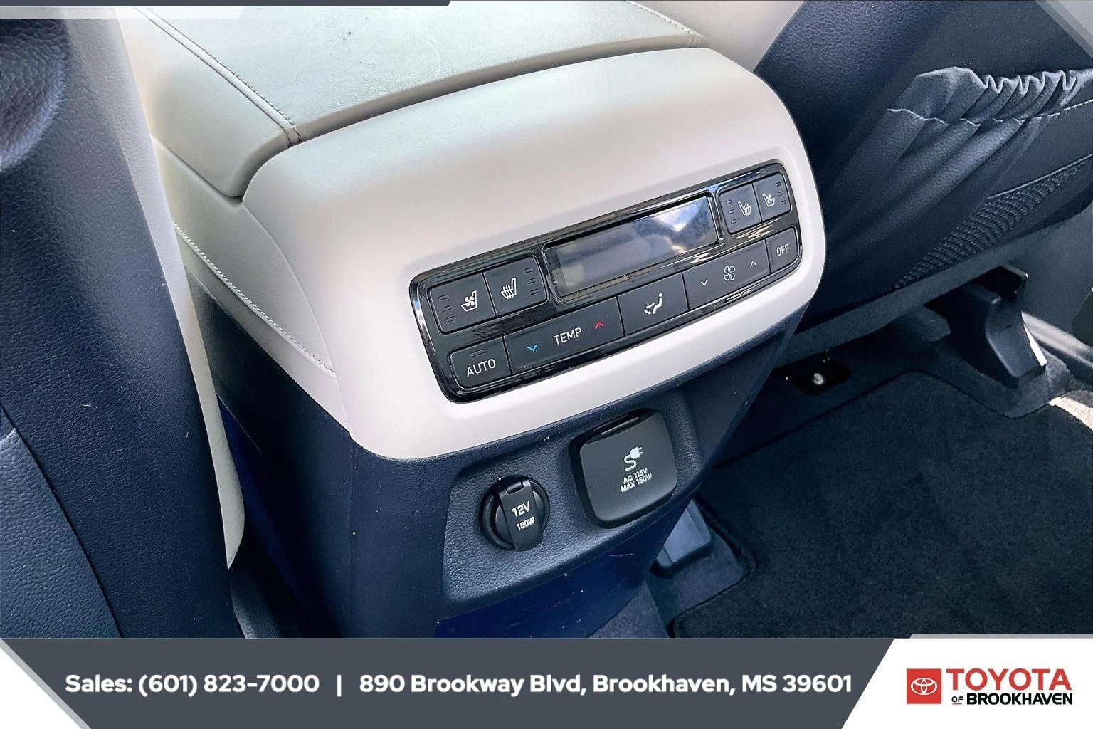 Used 2024 Sierra Burgundy Hyundai Calligraphy image 25
