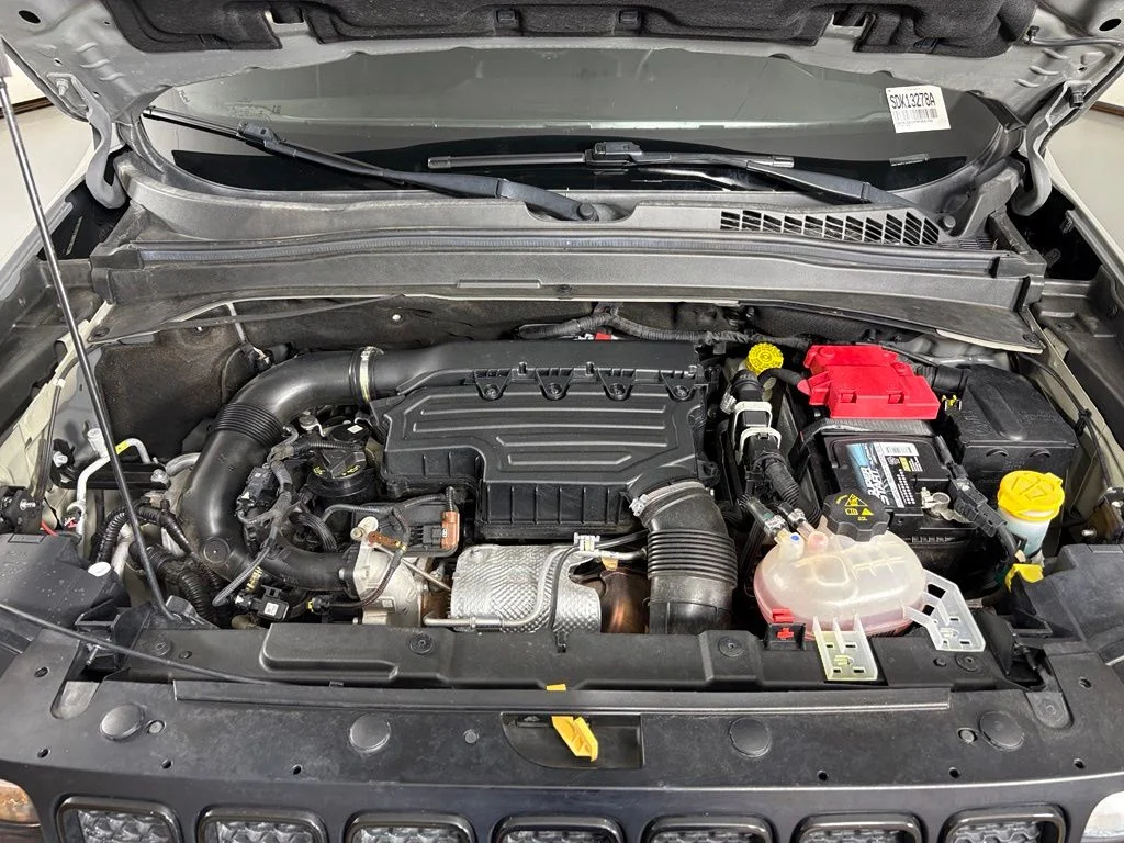 Used 2022 Gray Jeep Altitude image 41
