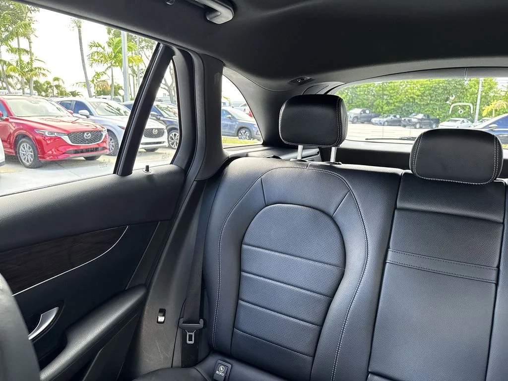 Used 2018 Polar White Mercedes-Benz GLC 300 image 17