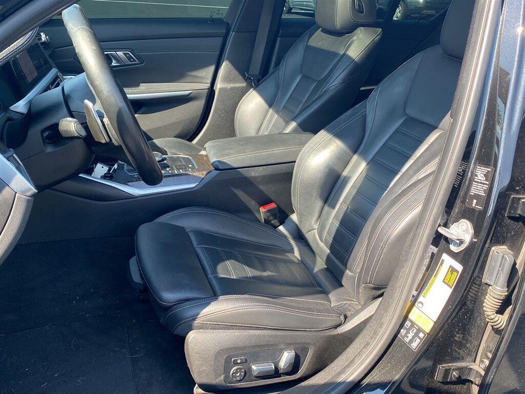 Used 2020 Black Sapphire Metallic BMW M340i xDrive image 2