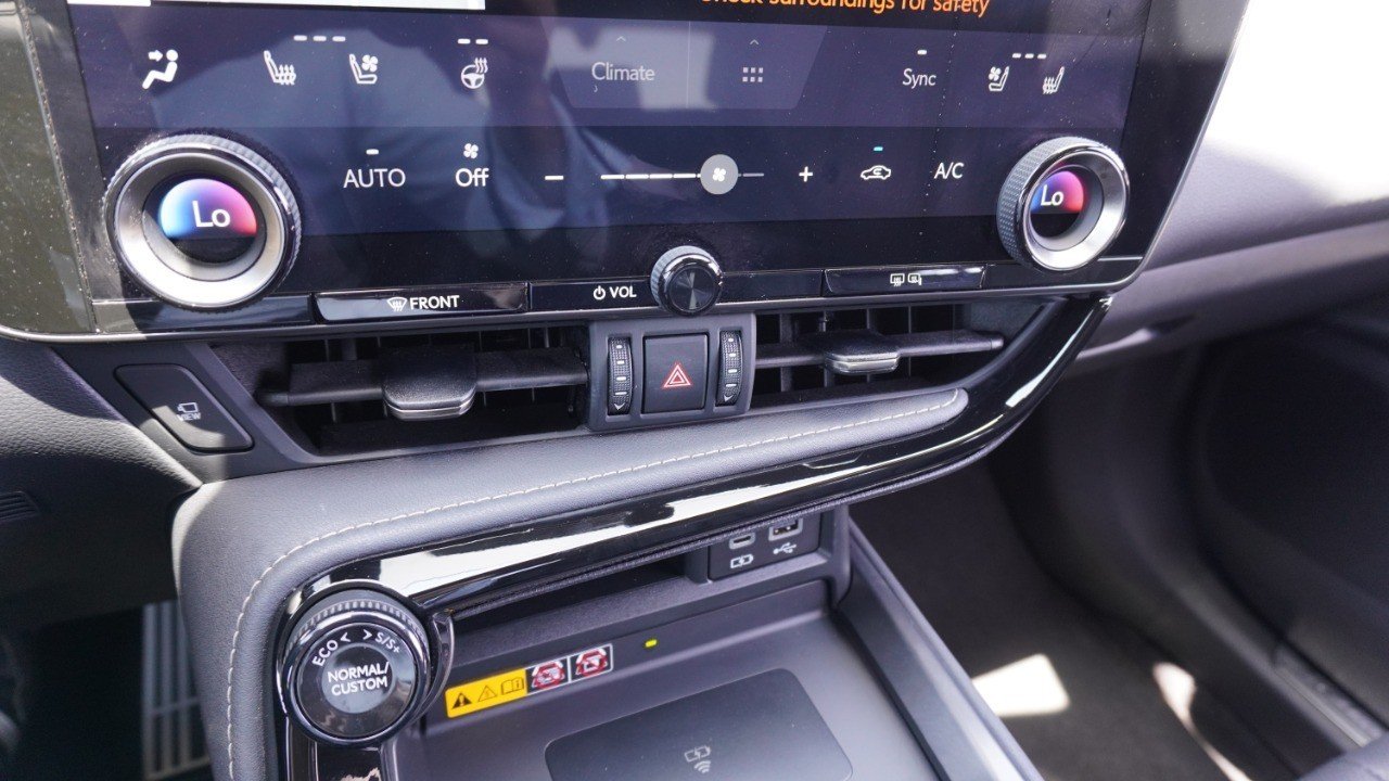 Certified Used 2024 ULTRA WHITE Lexus NX 350 F SPORT Handling image 19