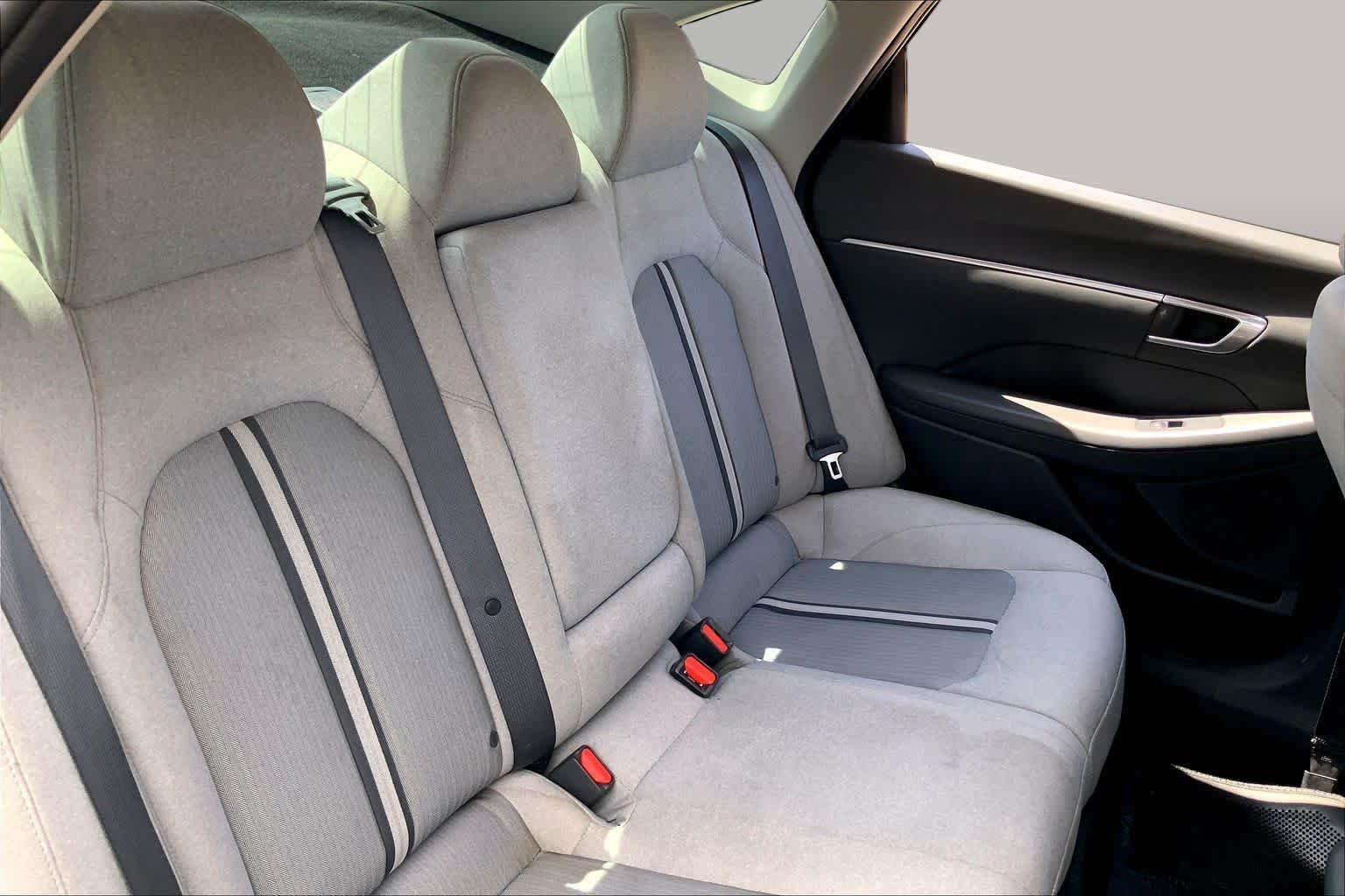 Used 2020 Hampton Gray Hyundai SEL image 19