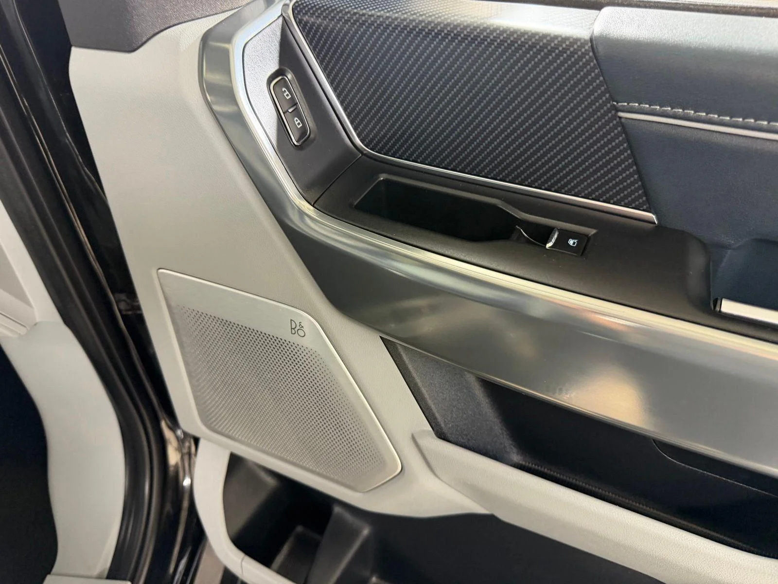 Used 2023 Agate Black Metallic Ford Limited image 50