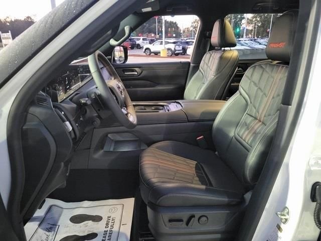 2025 Nissan Armada PRO-4X - Photo 12