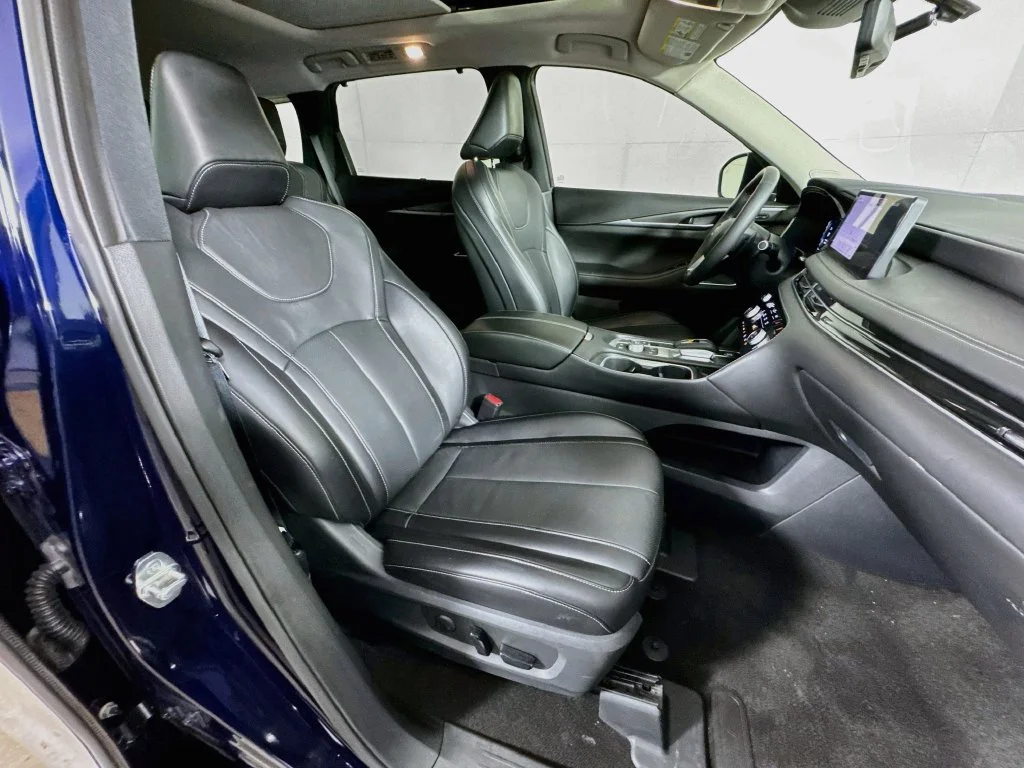 Certified Used 2024 Blue INFINITI LUXE image 40