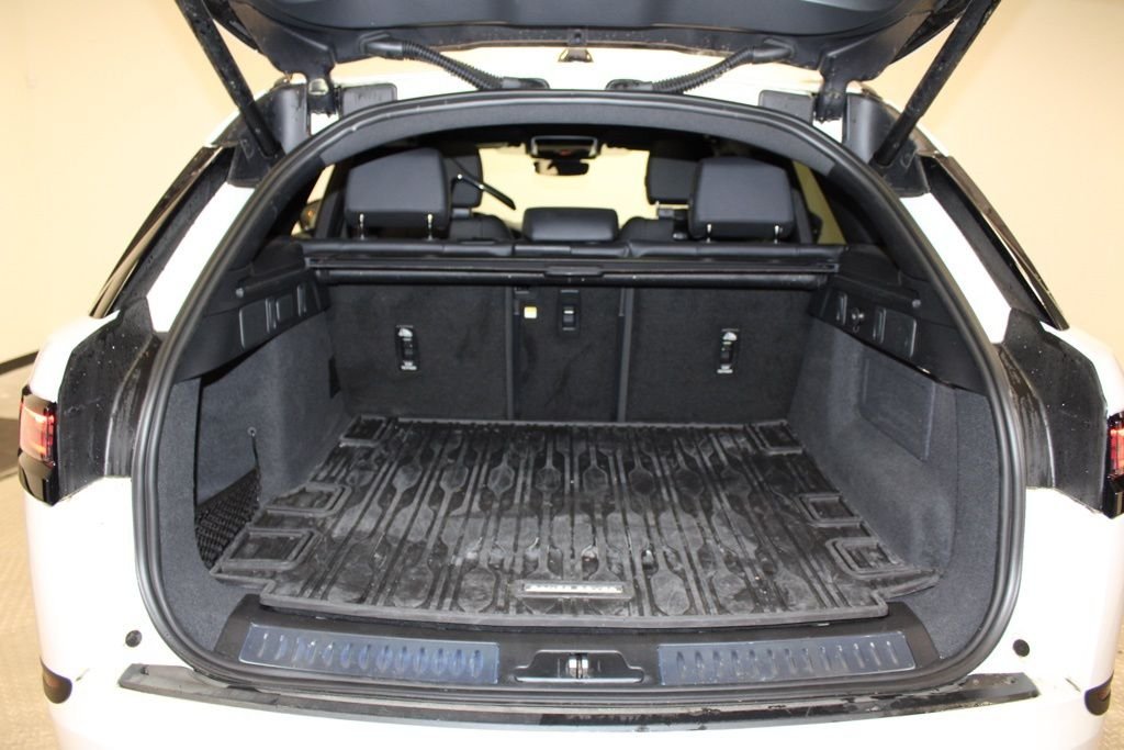 Used 2025 White Land Rover S image 40