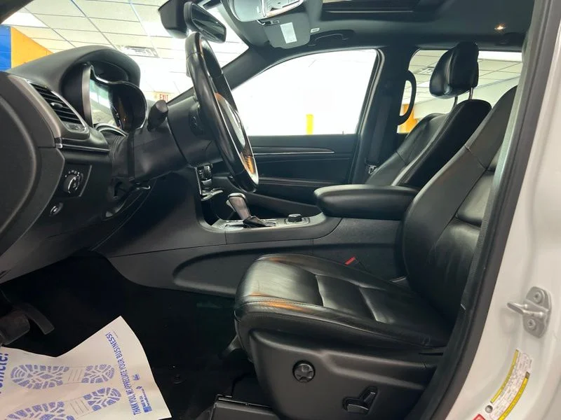 Used 2020 White Jeep Limited image 19