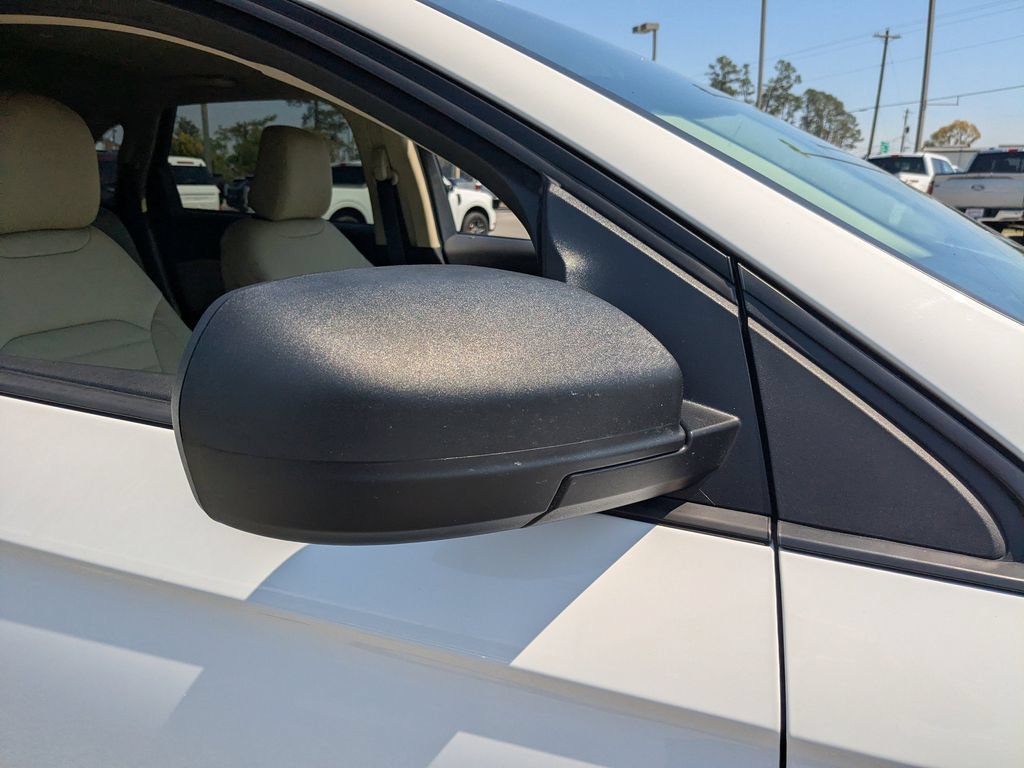 Used 2023 White Ford SE image 12