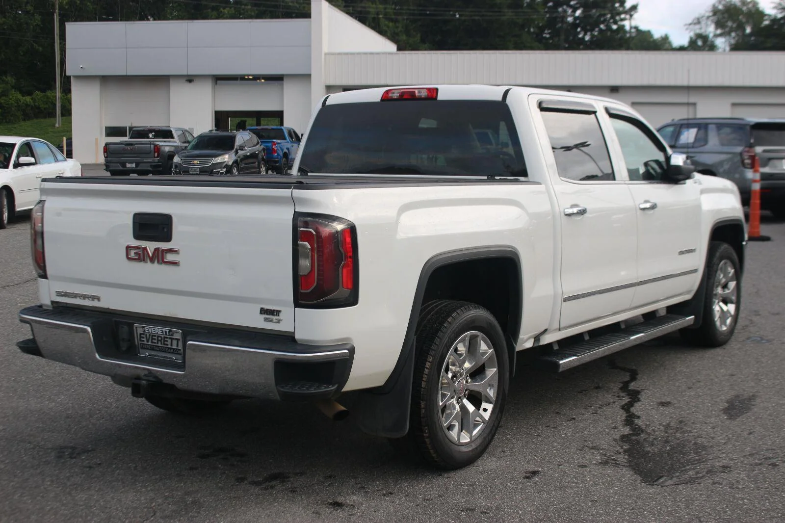 Used 2017 SUMMIT WHITE GMC SLT image 7