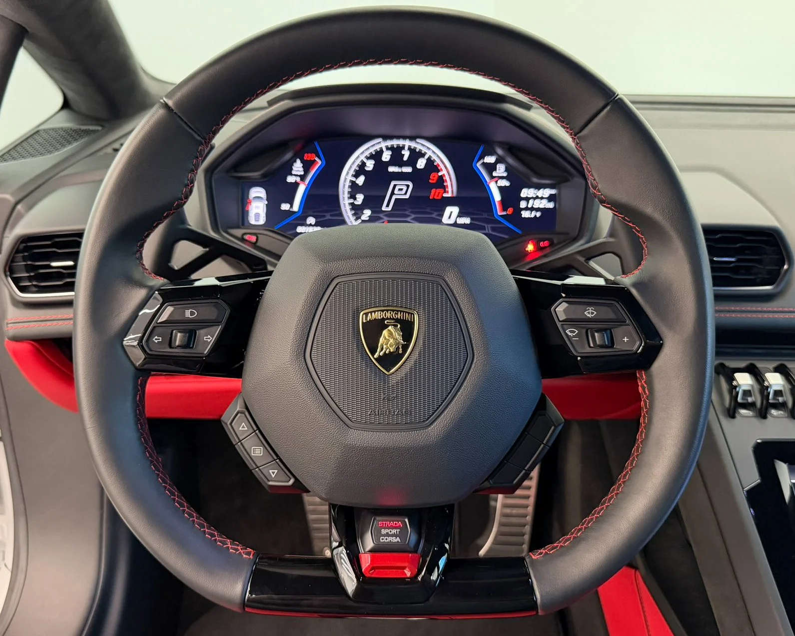 Used 2022  Lamborghini Base image 20