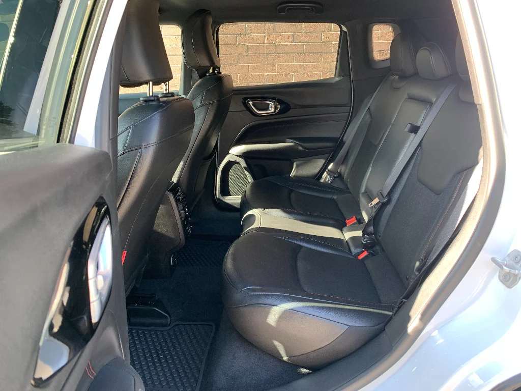 Used 2025 Bright White Clearcoat Jeep Trailhawk image 15