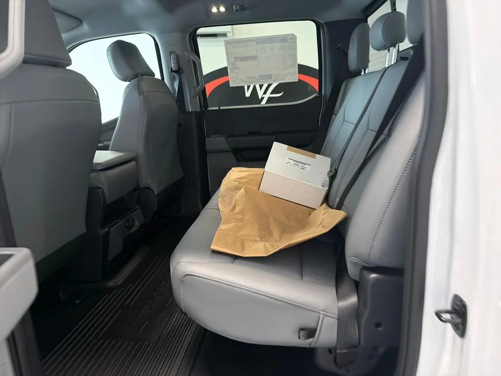 New 2027 Oxford White Ford F-350® XL image 15