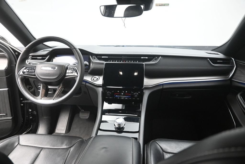 Used 2023 Black Jeep Overland image 10