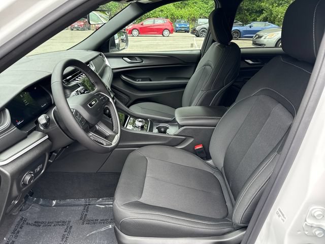 New 2026 Bright White Clear-Coat Exterior Paint Jeep Laredo image 14