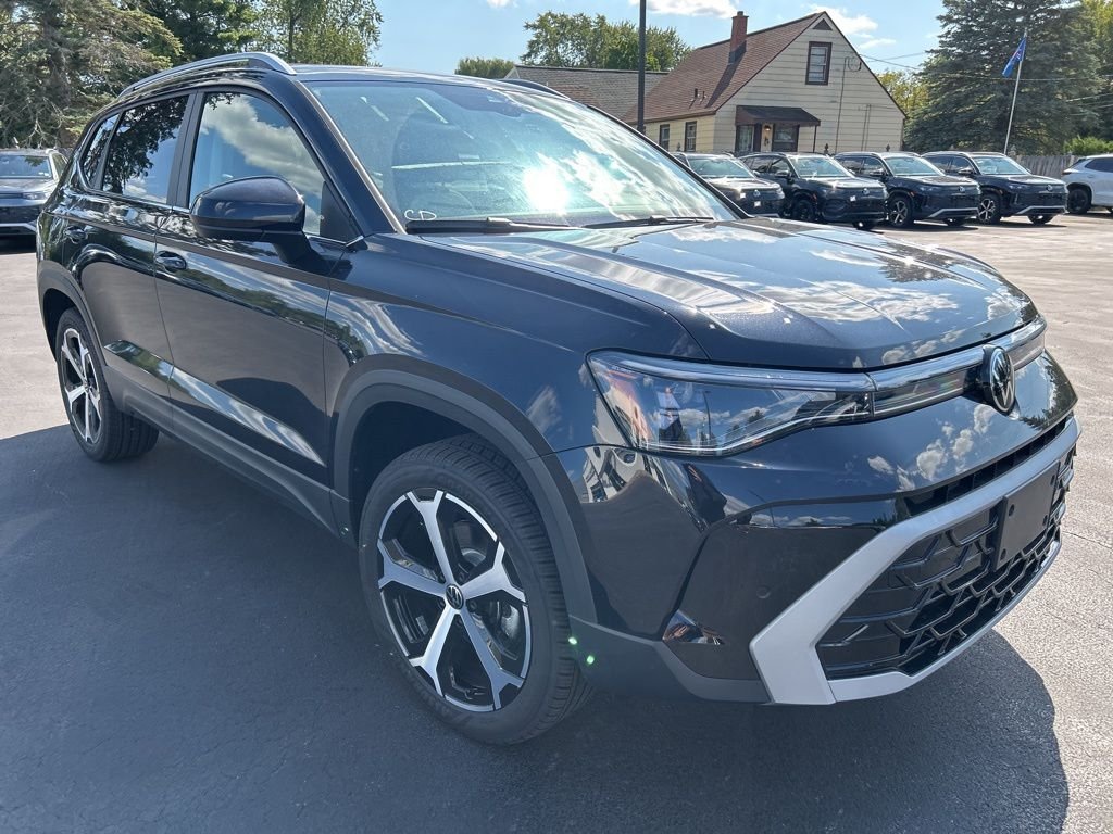 2025 Volkswagen Taos SEL - Photo 7