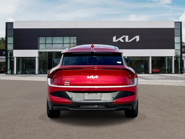 Used 2025 Red Kia Light image 7