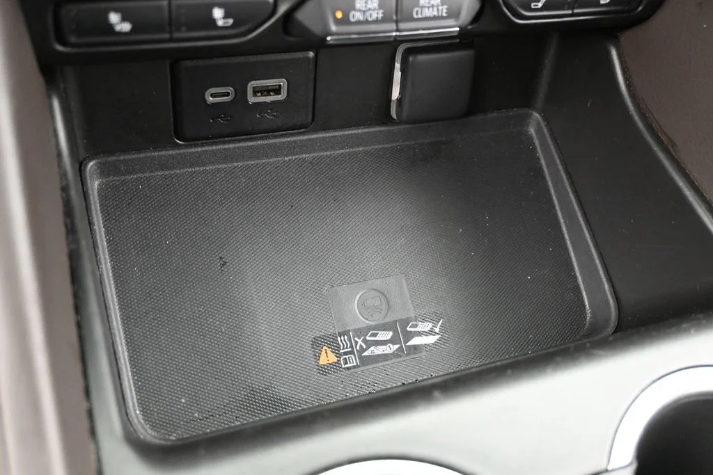 Used 2024 Summit White Chevrolet LT image 14