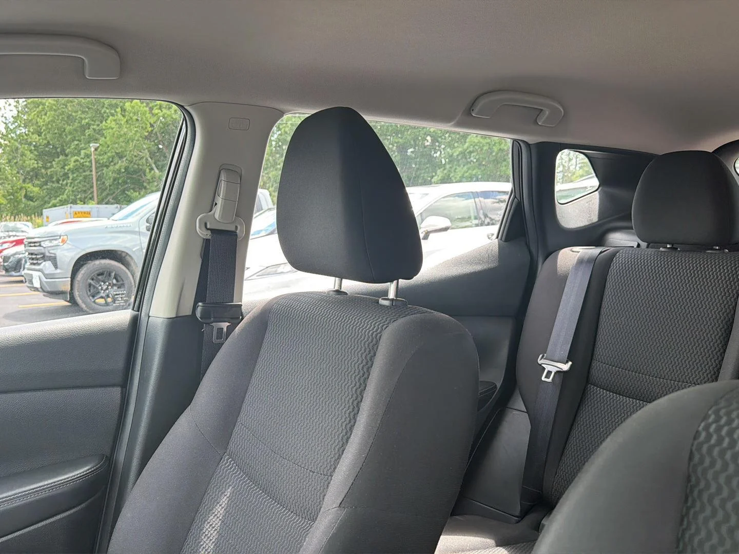 Used 2018 Magnetic Black Nissan S image 8