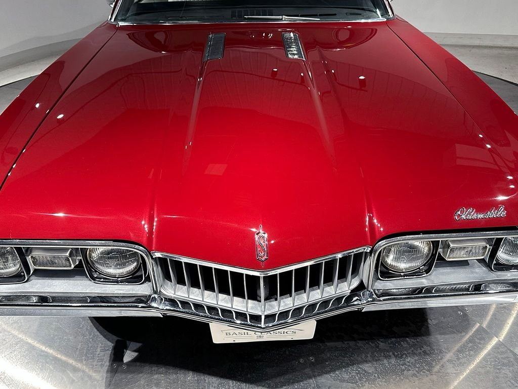 Used 1968 Red Oldsmobile Supreme image 23