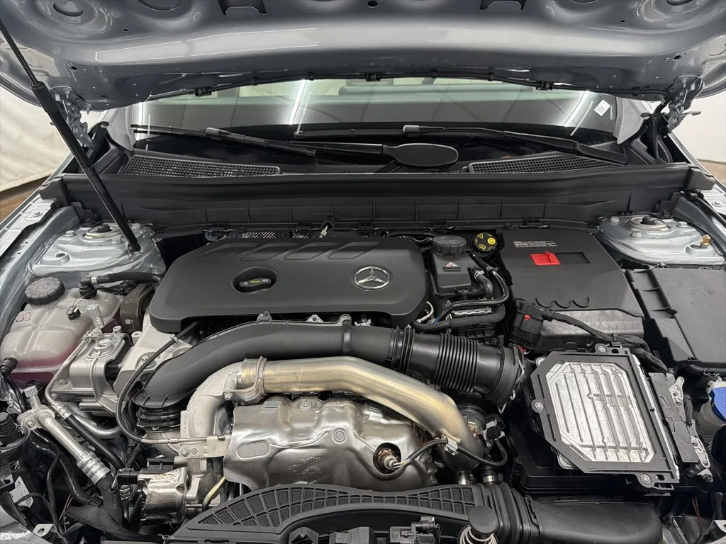 Used 2026 Silver Mercedes-Benz GLB 250 image 30