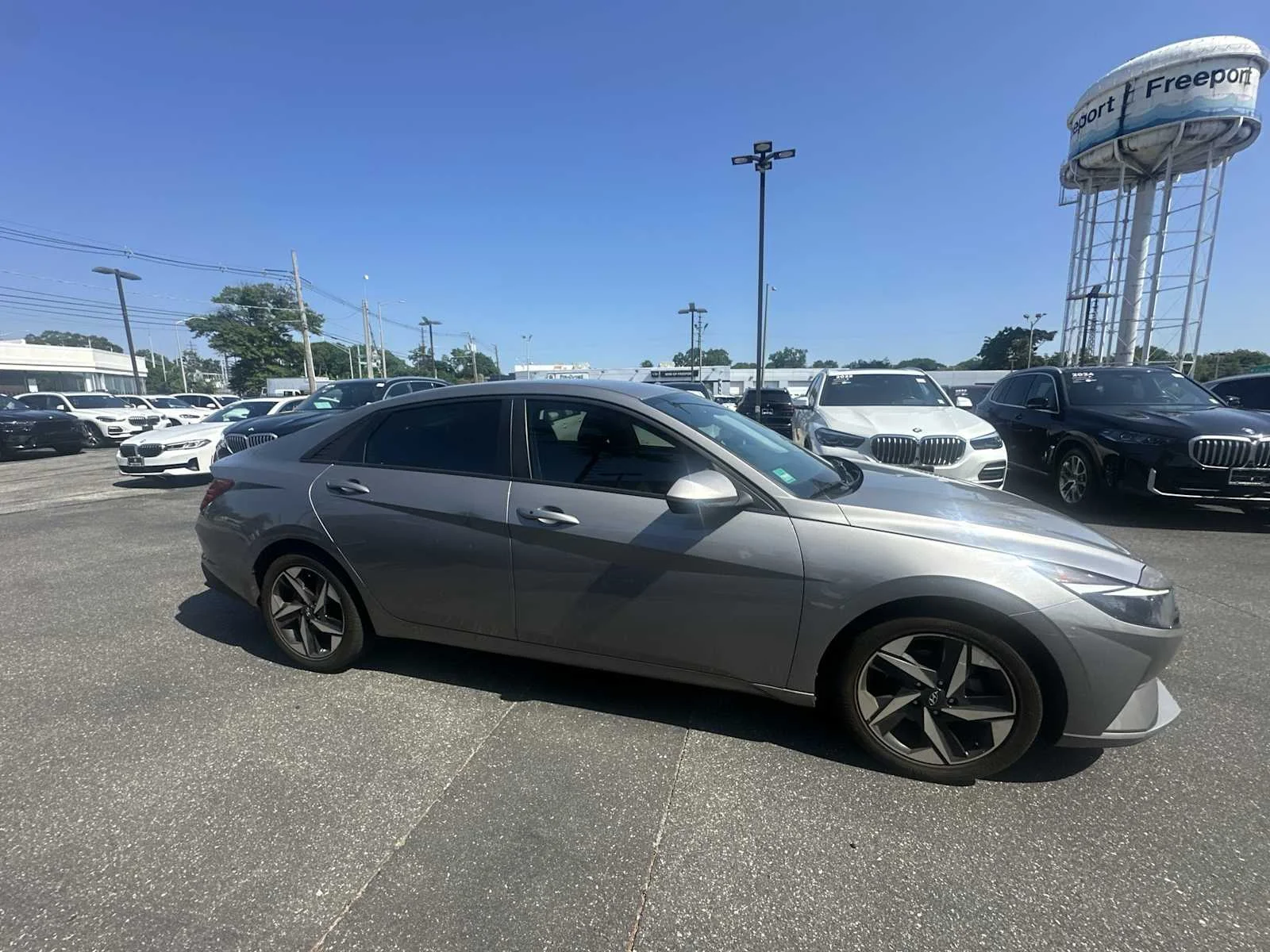 Used 2023 Fluid Metal Hyundai SEL image 8