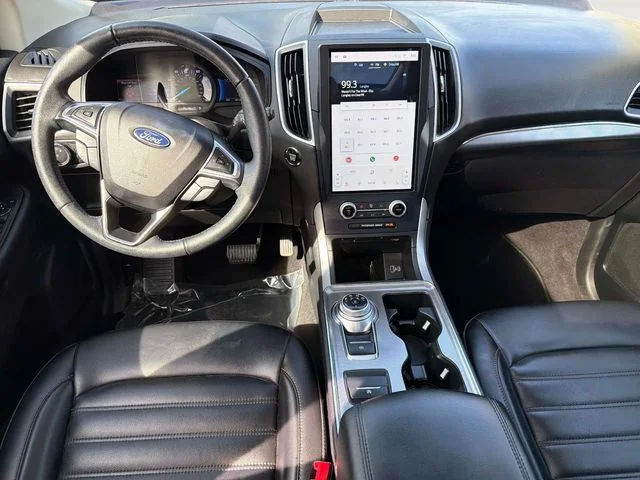 Used 2022 Red Ford SEL image 18