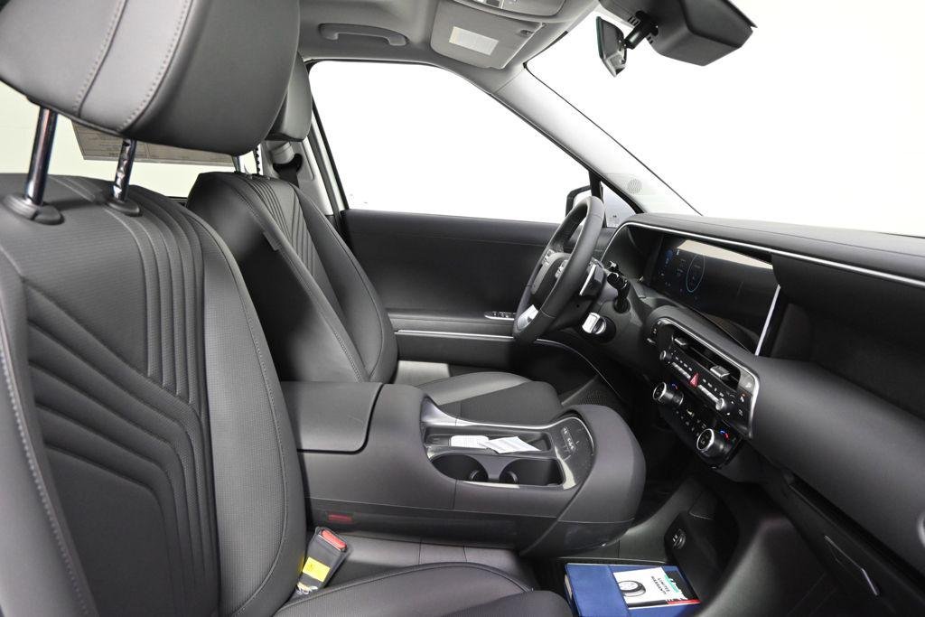 New 2026 Silver Metallic Hyundai SEL AWD image 16