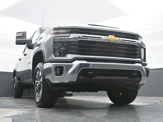 Used 2024 Gray Chevrolet LT image 22