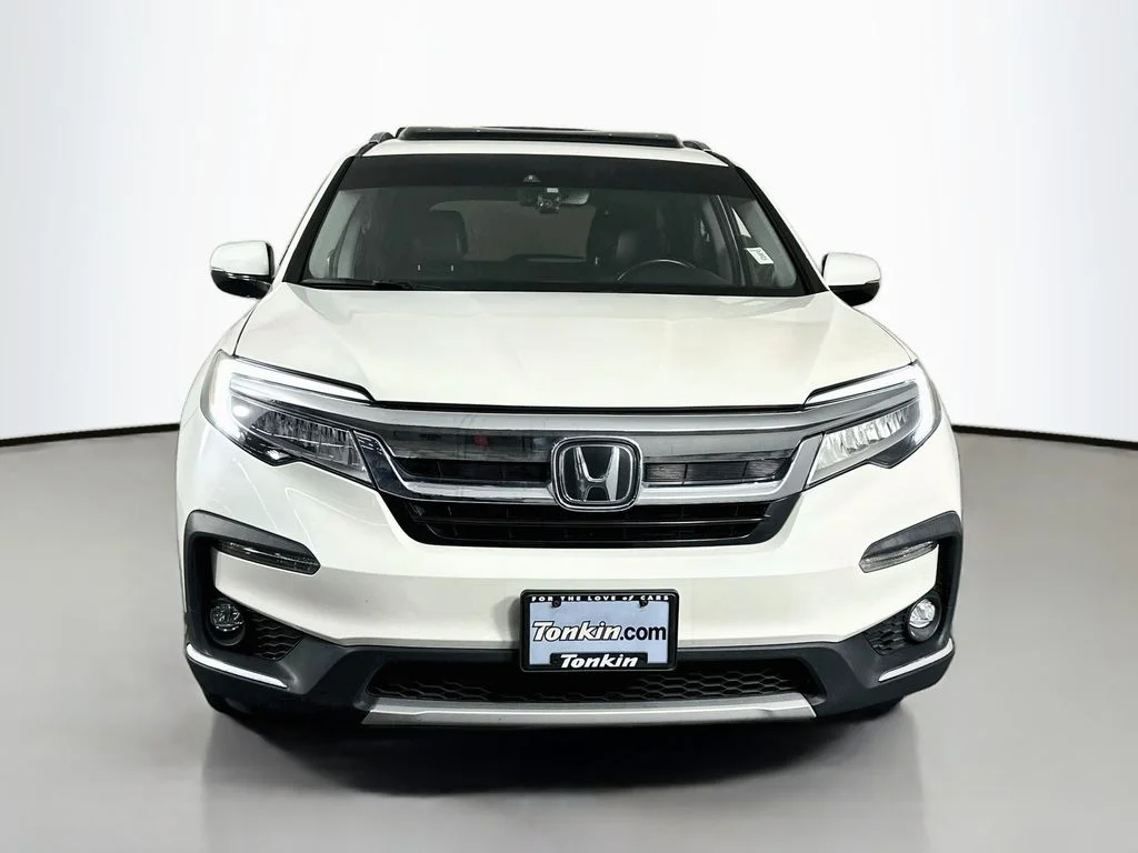 Used 2019  Honda Touring image 3