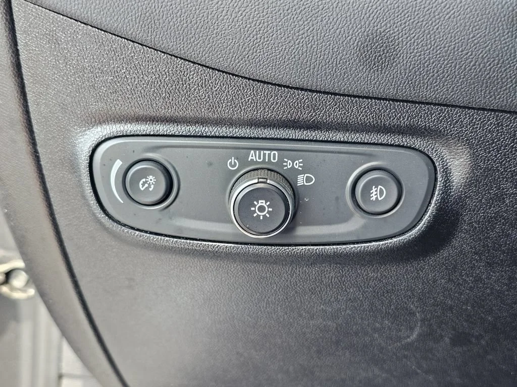 Used 2019 NIGHTFALL GRAY METALLIC Chevrolet Premier image 19