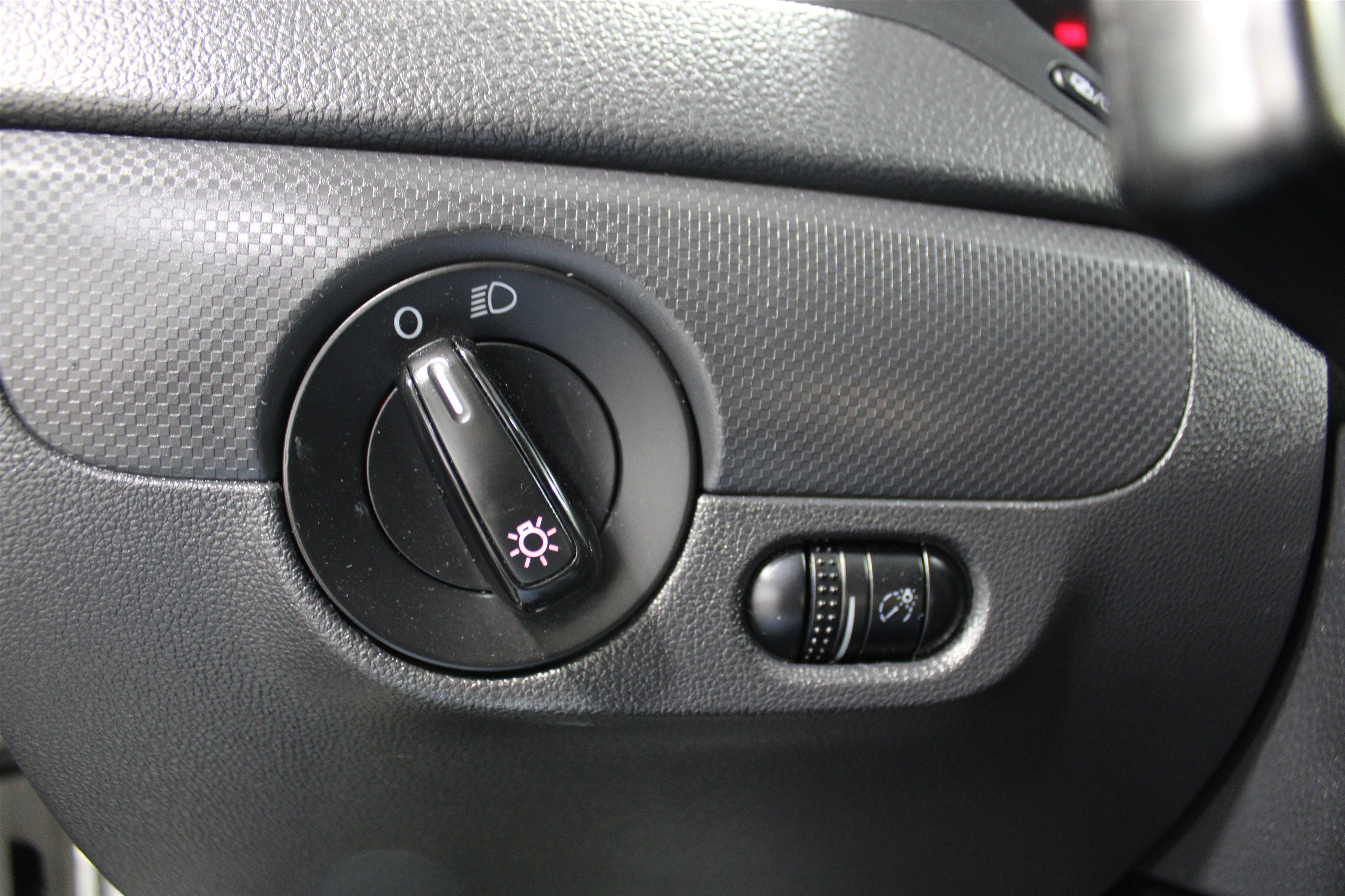 Used 2012 Candy White Volkswagen S image 7