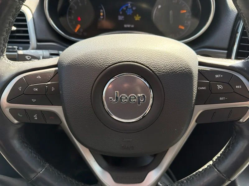 Used 2021 White Jeep Laredo X image 16