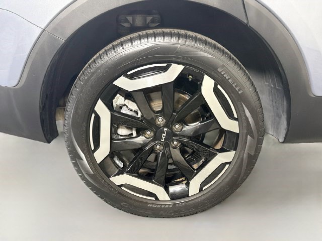Used 2024 Everlasting Silver Kia S image 29