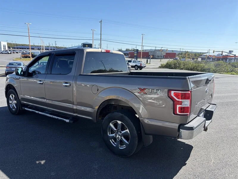 Used 2019 Grey Ford XLT image 4