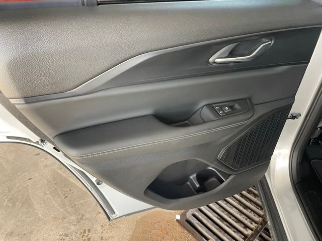 Used 2025 Silver Jeep Laredo image 24