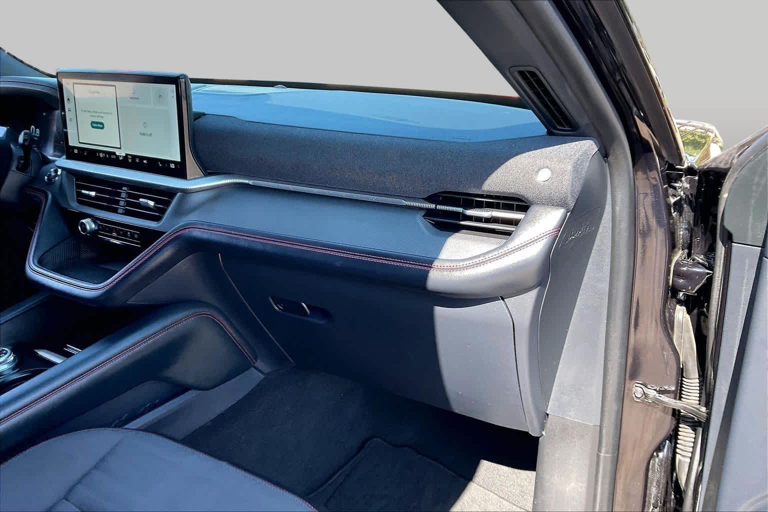 Used 2025 Agate Black Ford ST-Line image 18