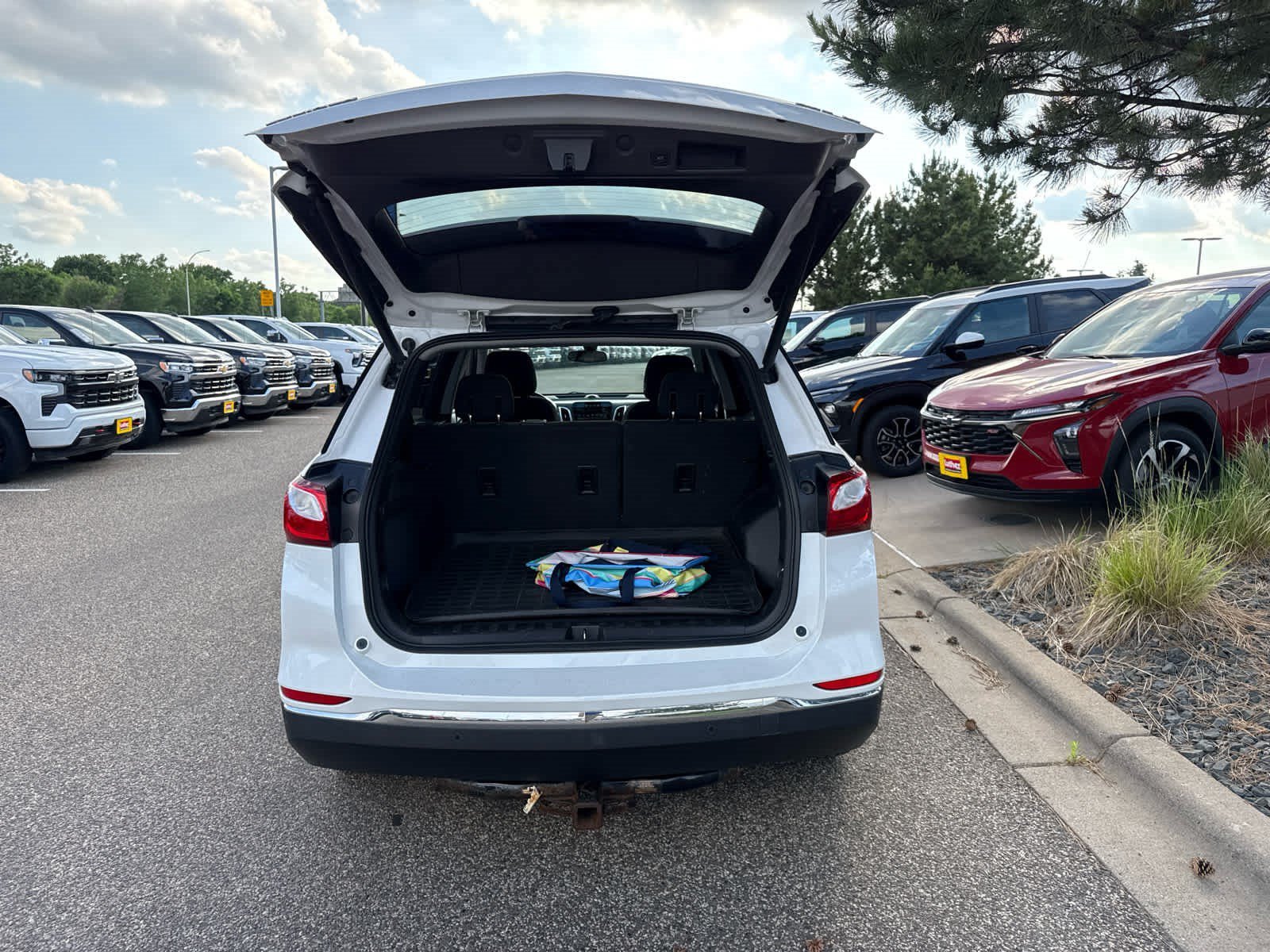 Used 2018 IRIDESCENT PEARL TRICOAT Chevrolet LT image 7