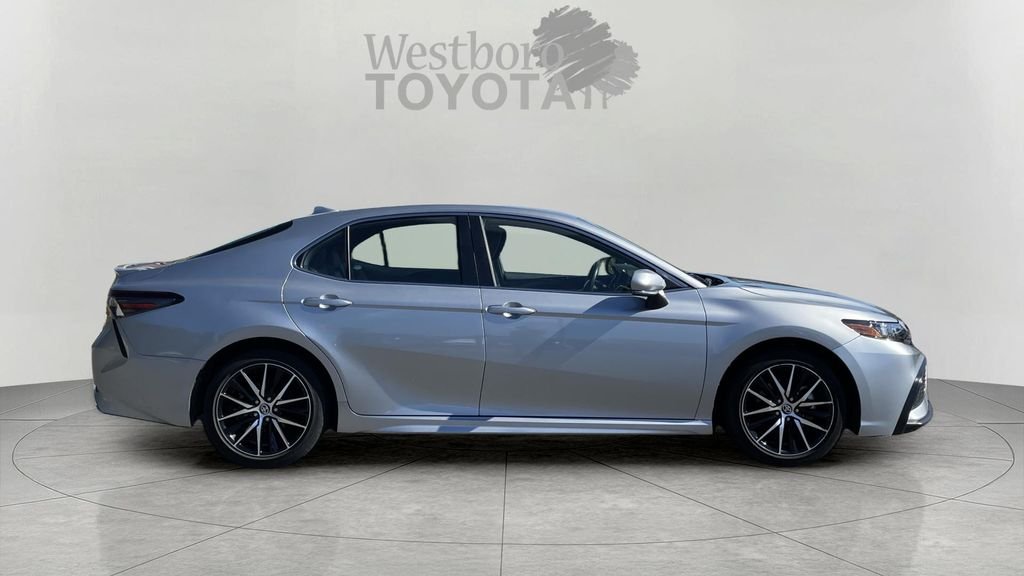 2024 Toyota Camry SE - Photo 8