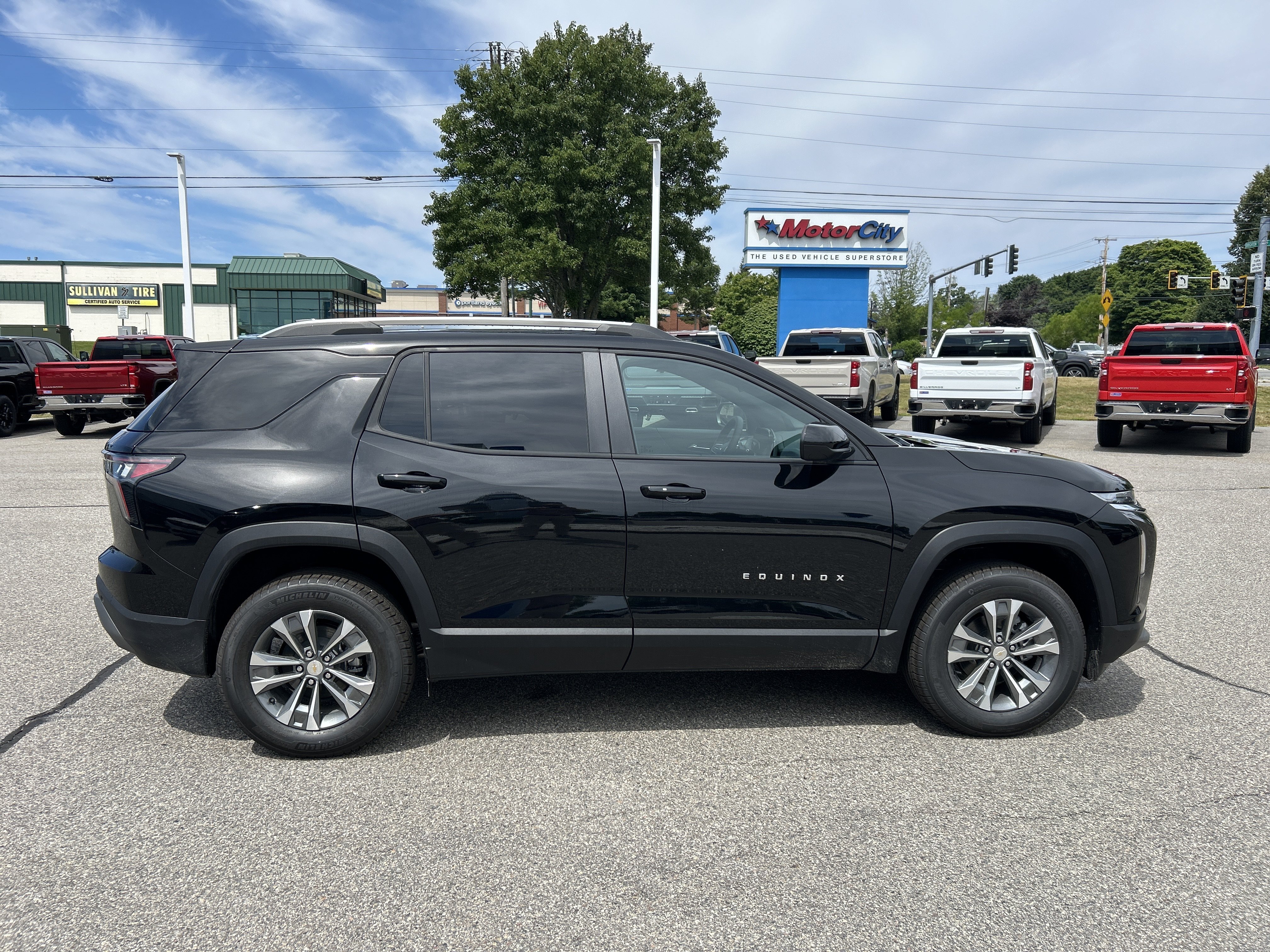New 2027 Mosaic Black Metallic Chevrolet LT image 7